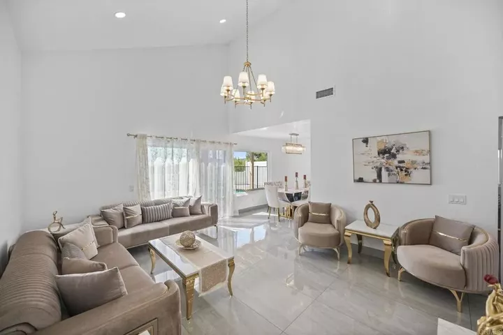 Property Photo:  10739 Villa Bonita  CA 91978 