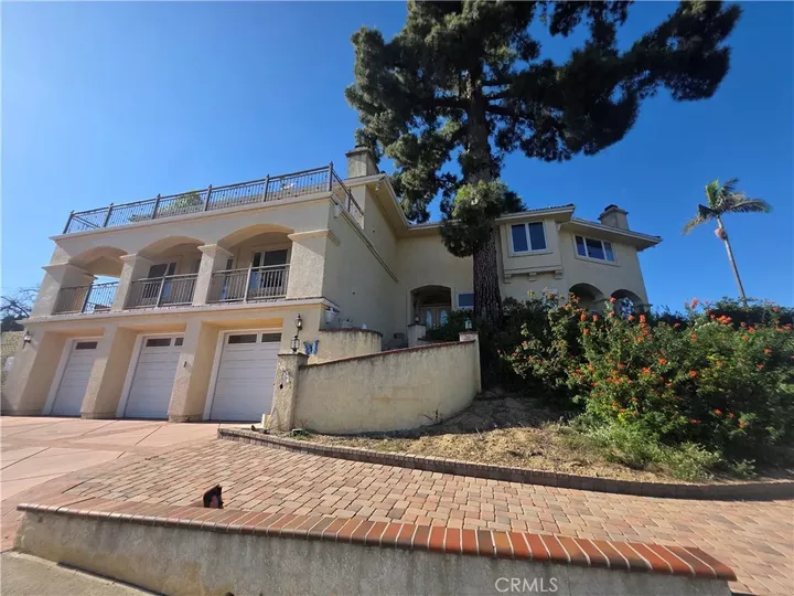 Property Photo:  979 Dorothea  CA 90631 