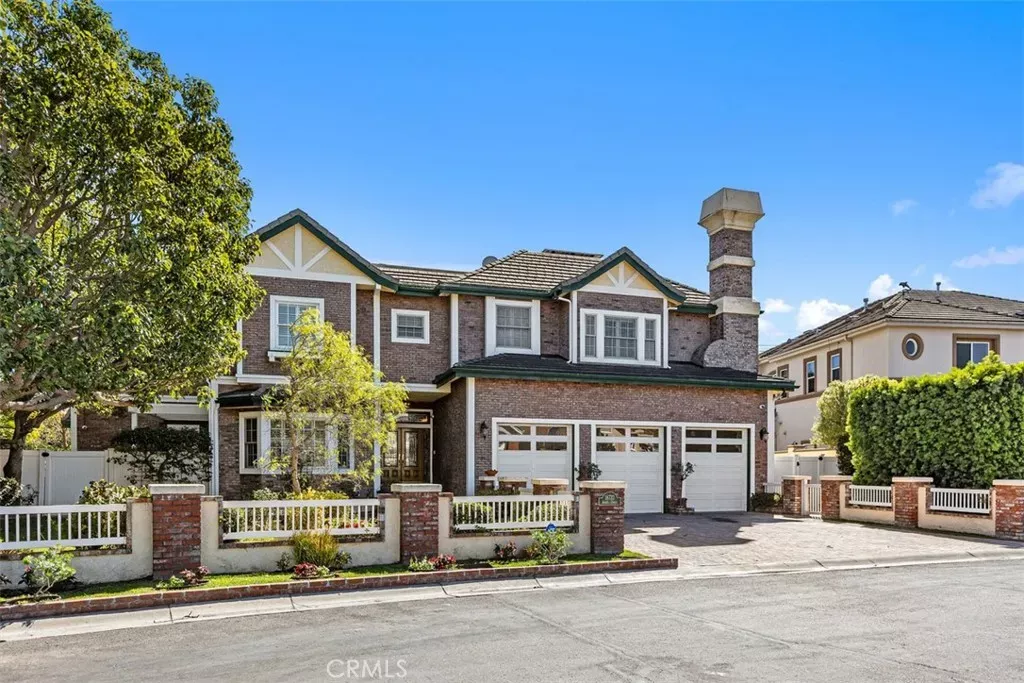 Property Photo:  18732 Jockey Circle  CA 92648 