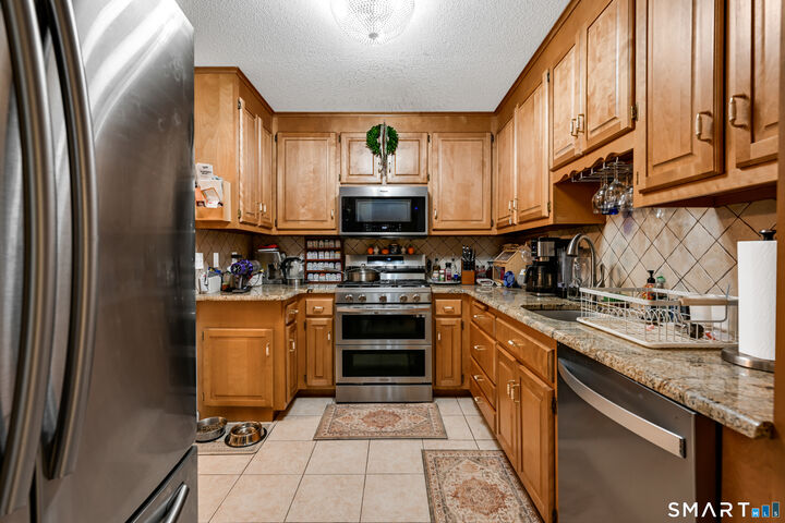 Property Photo:  135 New Britain Avenue 1  CT 06062 