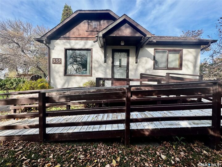 Property Photo:  335 Miles Street  SK S0A 1S0 