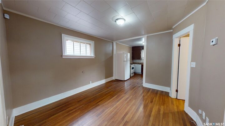 Property Photo:  512 J Avenue S  SK S7M 2A8 