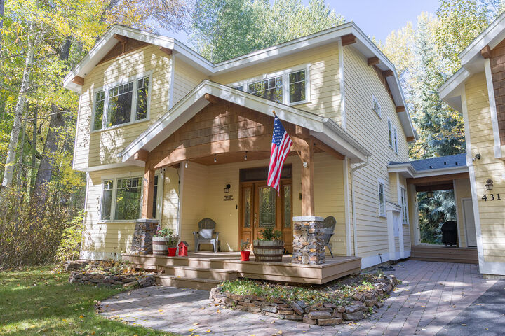Property Photo:  431 W Cedar St  ID 83333 