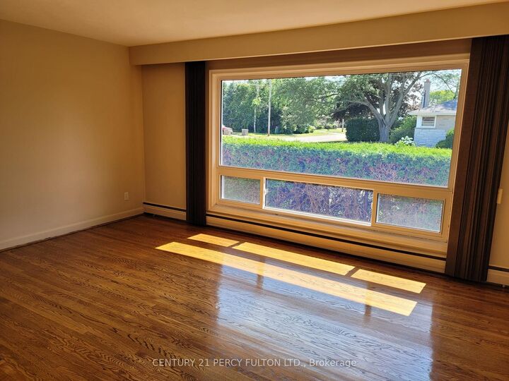 Property Photo:  460 Bader Avenue  ON L1J 3E8 