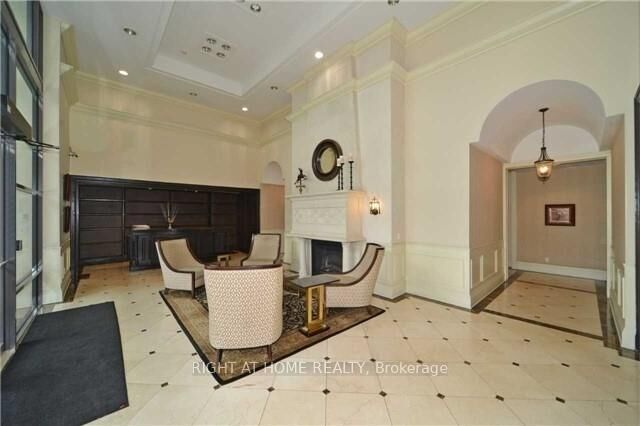 Property Photo: 330 Red Maple Road 809 ON L4C 0T6