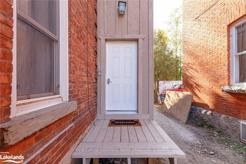 Property Photo:  51-A Nelson Street W  ON N4L 1N2 