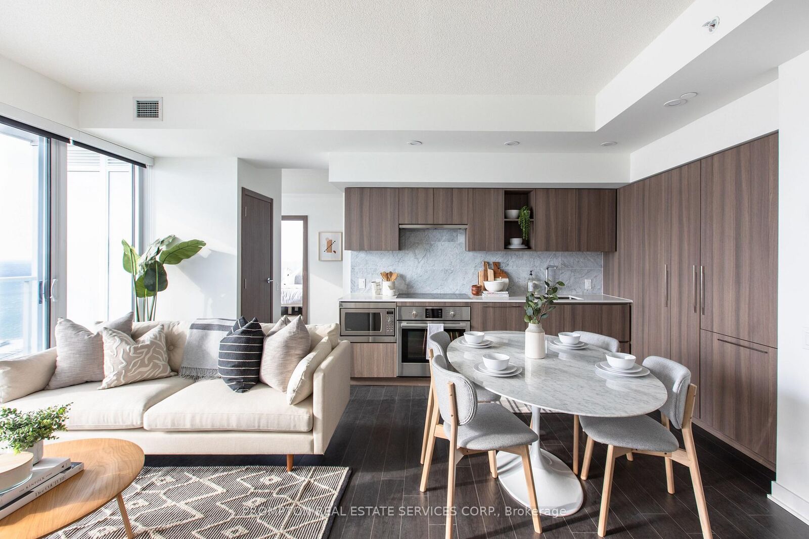 Property Photo:  17 Bathurst Street 2502  ON M5V 1A5 