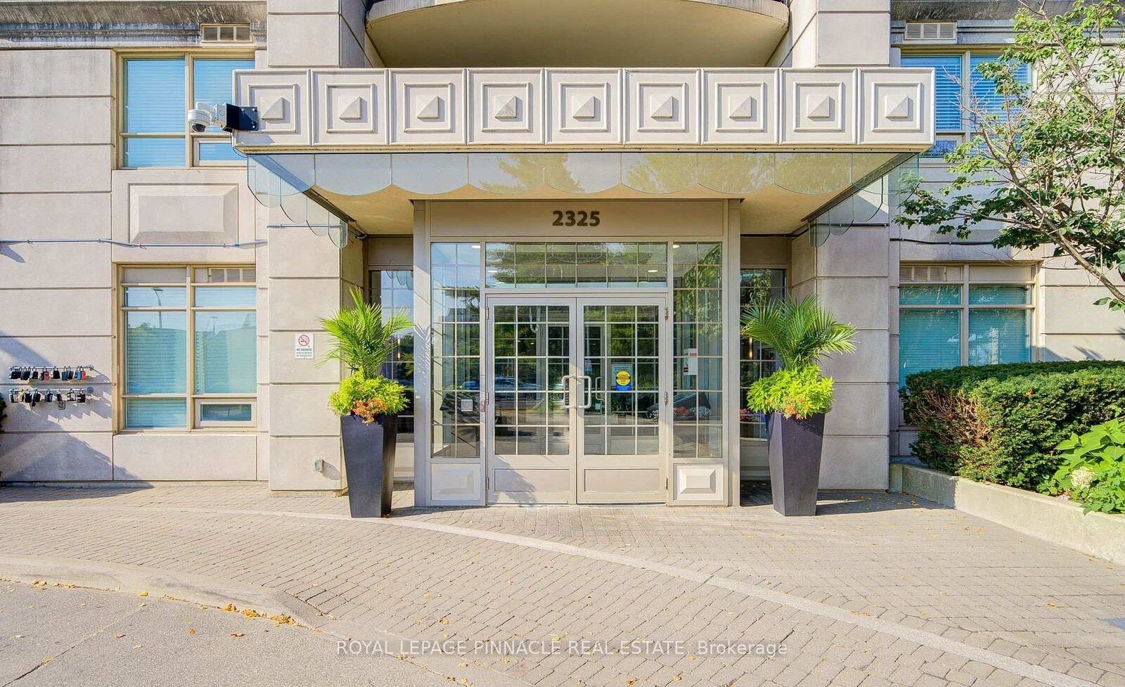 Property Photo:  2325 Central Park Drive 1006  ON L6H 0E2 