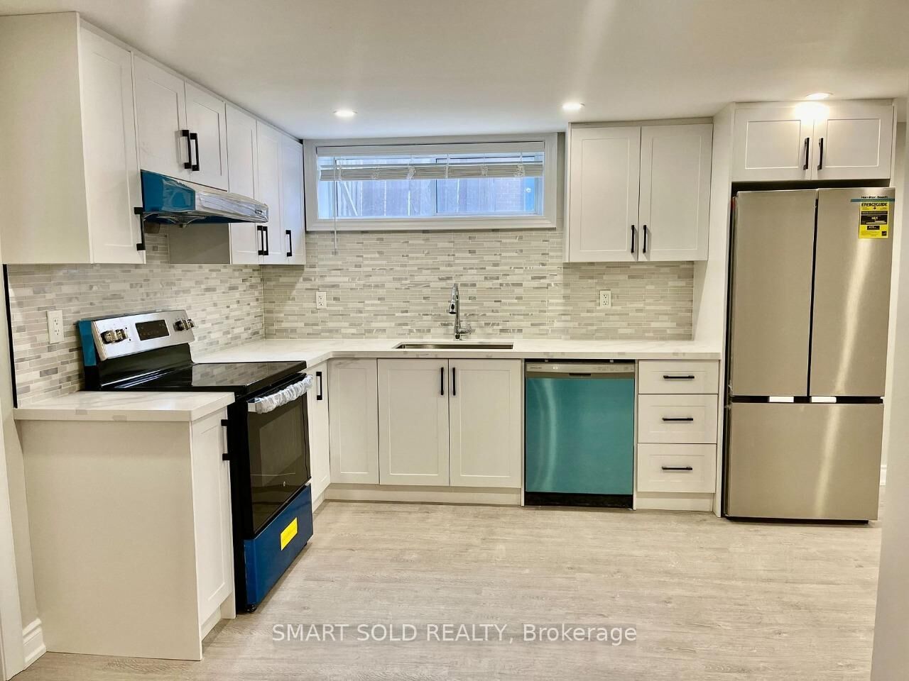 Property Photo:  228 Silverbirch Drive Lower  ON L3Y 2Z5 