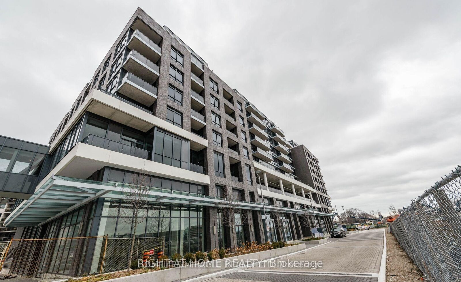 Property Photo:  10 Gibbs Road 310  ON M9B 0E2 