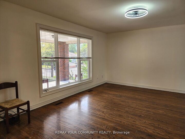 Property Photo:  214 Pellatt Avenue Upper  ON M9N 2P6 