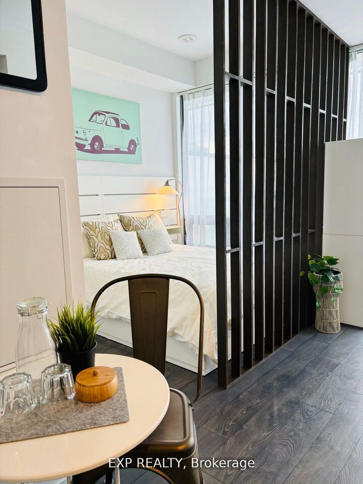 Property Photo:  50 Charles Street 4410  ON M4Y 0C3 