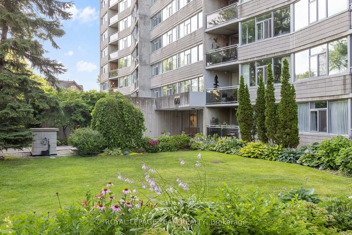 Property Photo:  60 McLeod Street 103  ON K2P 2G1 