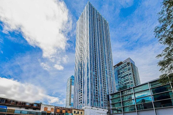 Property Photo:  1 Yorkville Avenue 4308  ON M4W 0B1 