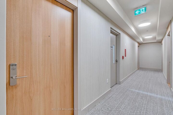 Property Photo:  8960 Jane Street 1212  ON L4K 2M9 