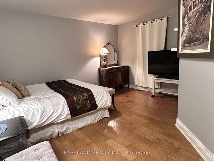 Property Photo:  3369 St Paul Avenue W South Wing  ON L2J 2M3 