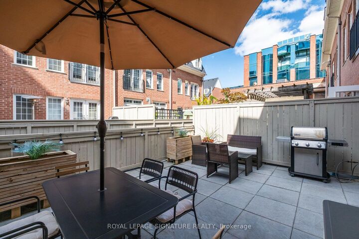 Property Photo:  8C Portland Street  ON M5V 3N6 