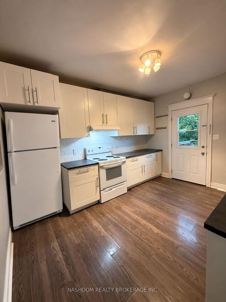 Property Photo:  21 Gage Avenue S 2  ON L8M 3C7 