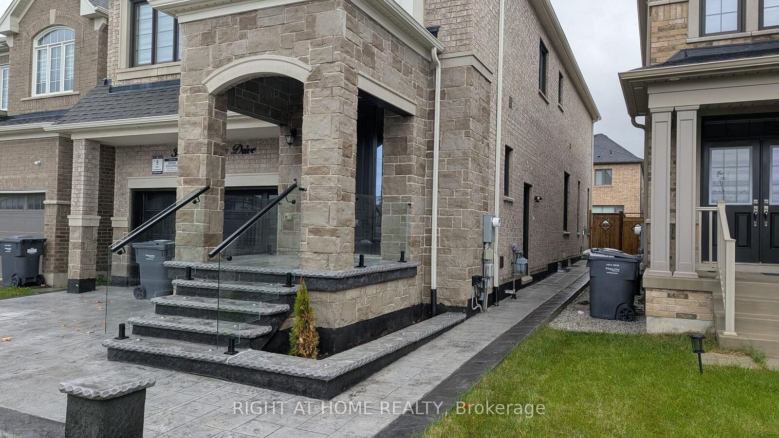 Property Photo:  30 Merrimac Drive Bsmnt  ON L6Y 6K3 