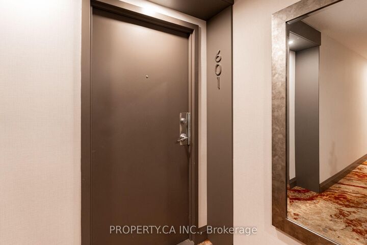 Property Photo:  1155 Bough Beeches Boulevard 601  ON L4W 4N2 