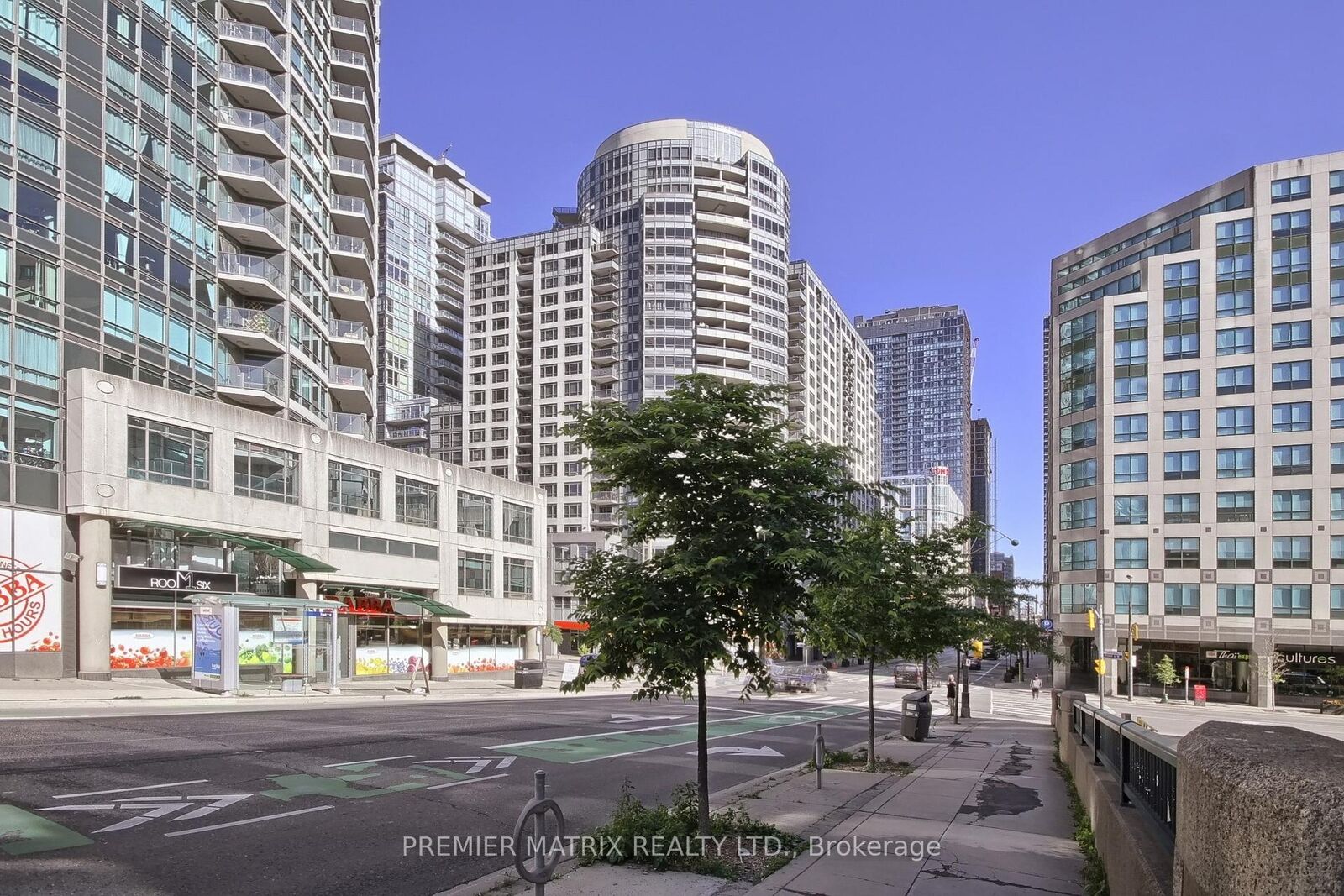 Property Photo:  20 Blue Jays Way 222  ON M5V 3W6 