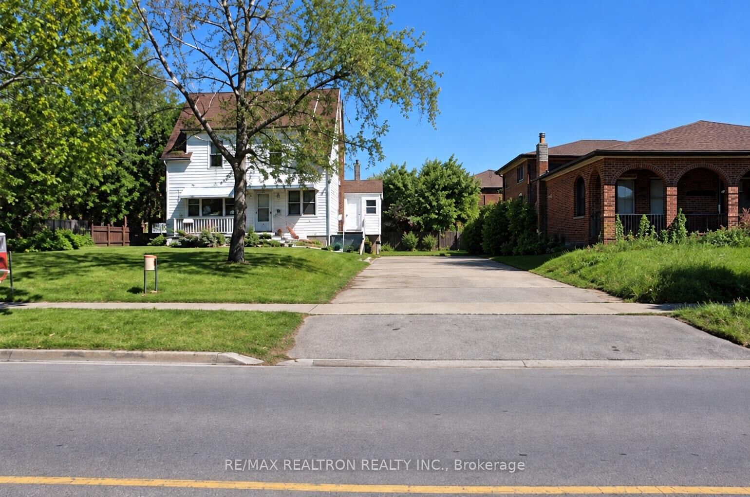 Property Photo:  154 Crestwood Road  ON L4J 1A6 