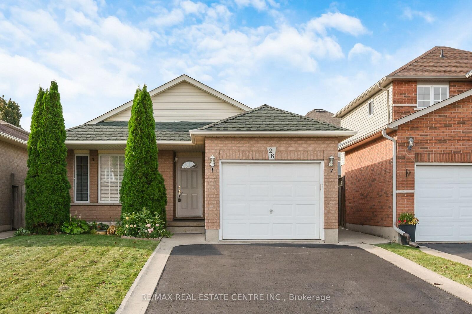 Property Photo:  26 Phillipo Drive Main Level  ON L9B 2P6 