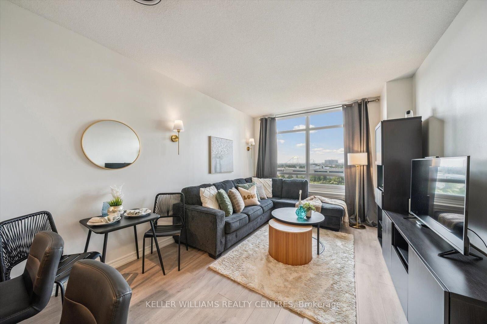 Property Photo:  9245 Jane Street 902  ON L6A 0J9 