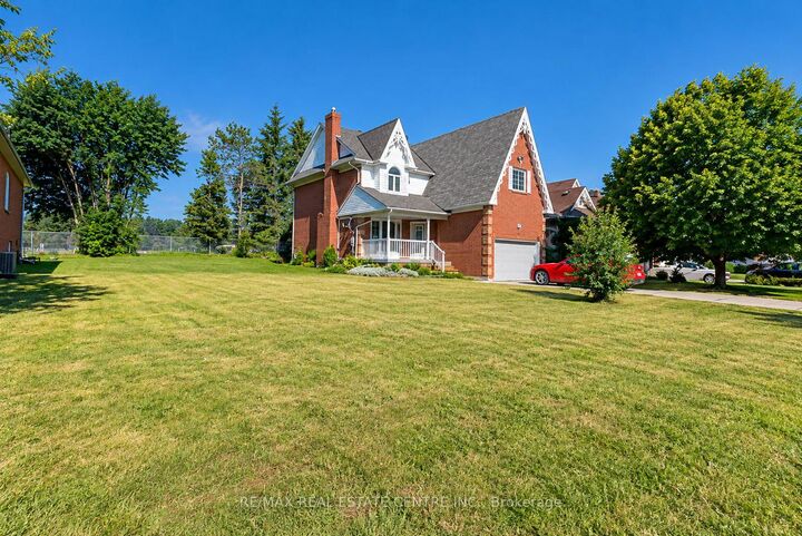 Property Photo: 544 Park Avenue ON L0N 1S2