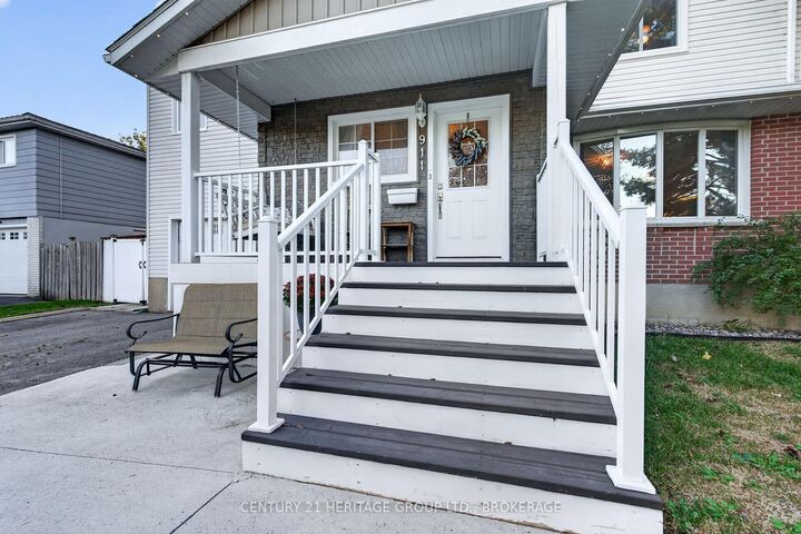 Property Photo:  911 Auden Park Drive  ON K7M 4T8 