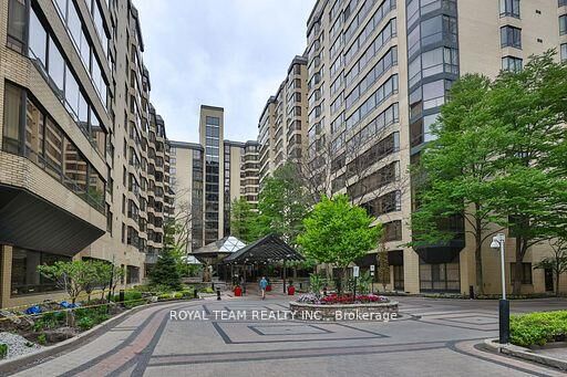 Property Photo:  211 Saint Patrick Street S C-Ph 10  ON M5T 2Y9 