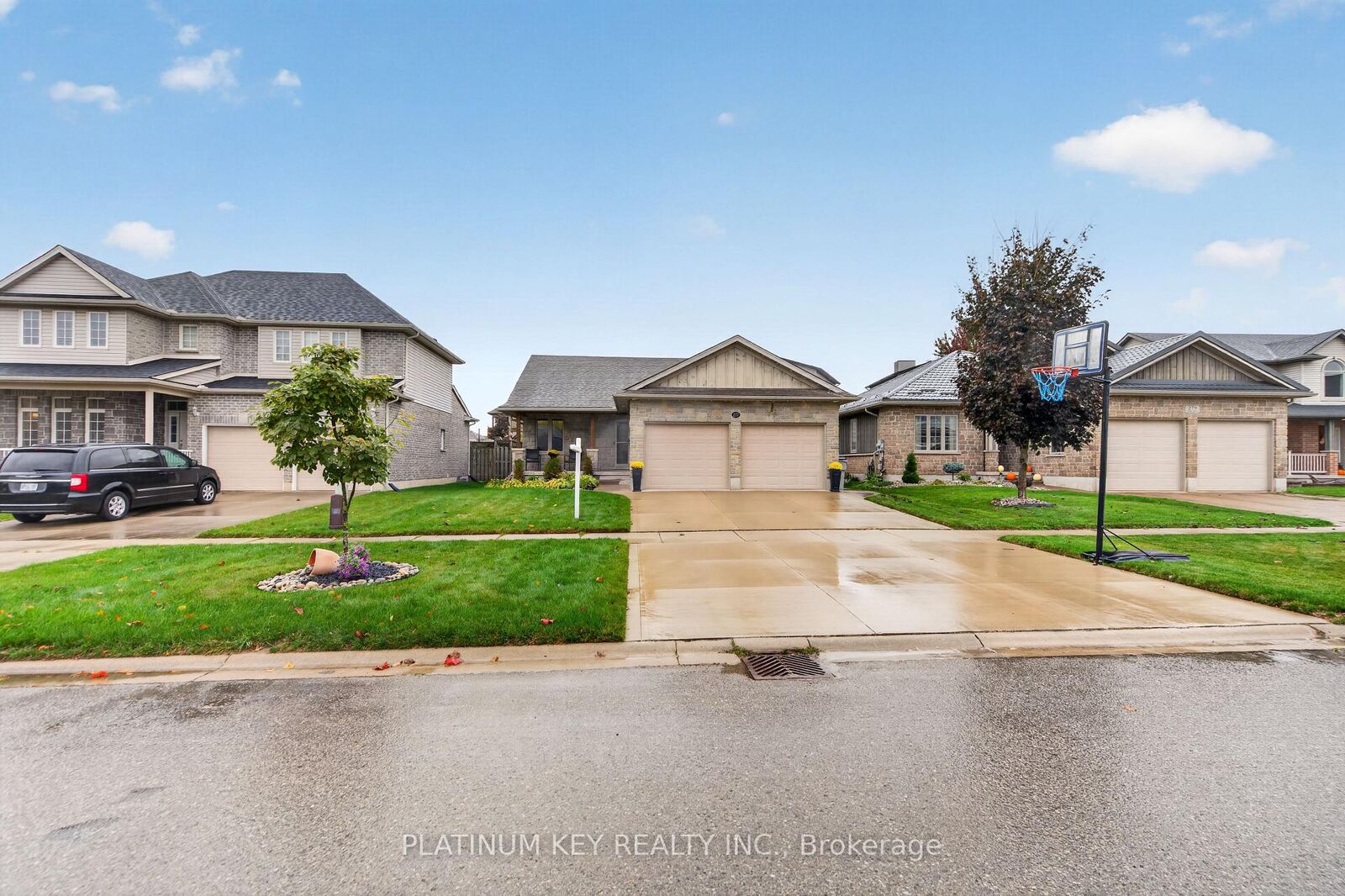 Property Photo:  277 Thorne Drive  ON N7G 4C9 