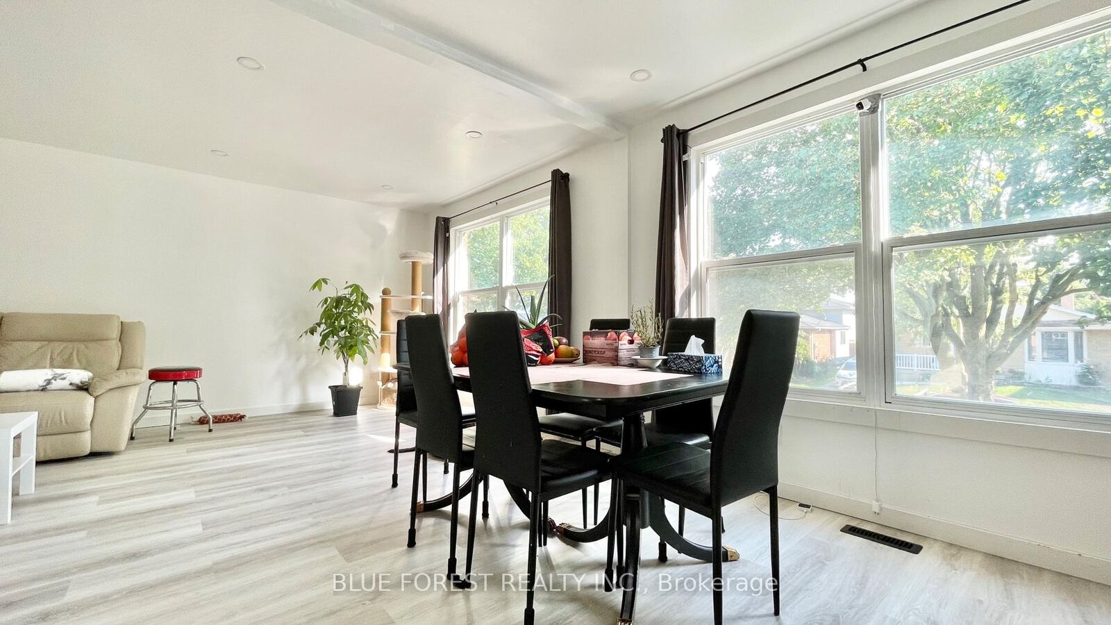 Property Photo: 2-53 Tumbleweed Crescent ON N6E 2N6