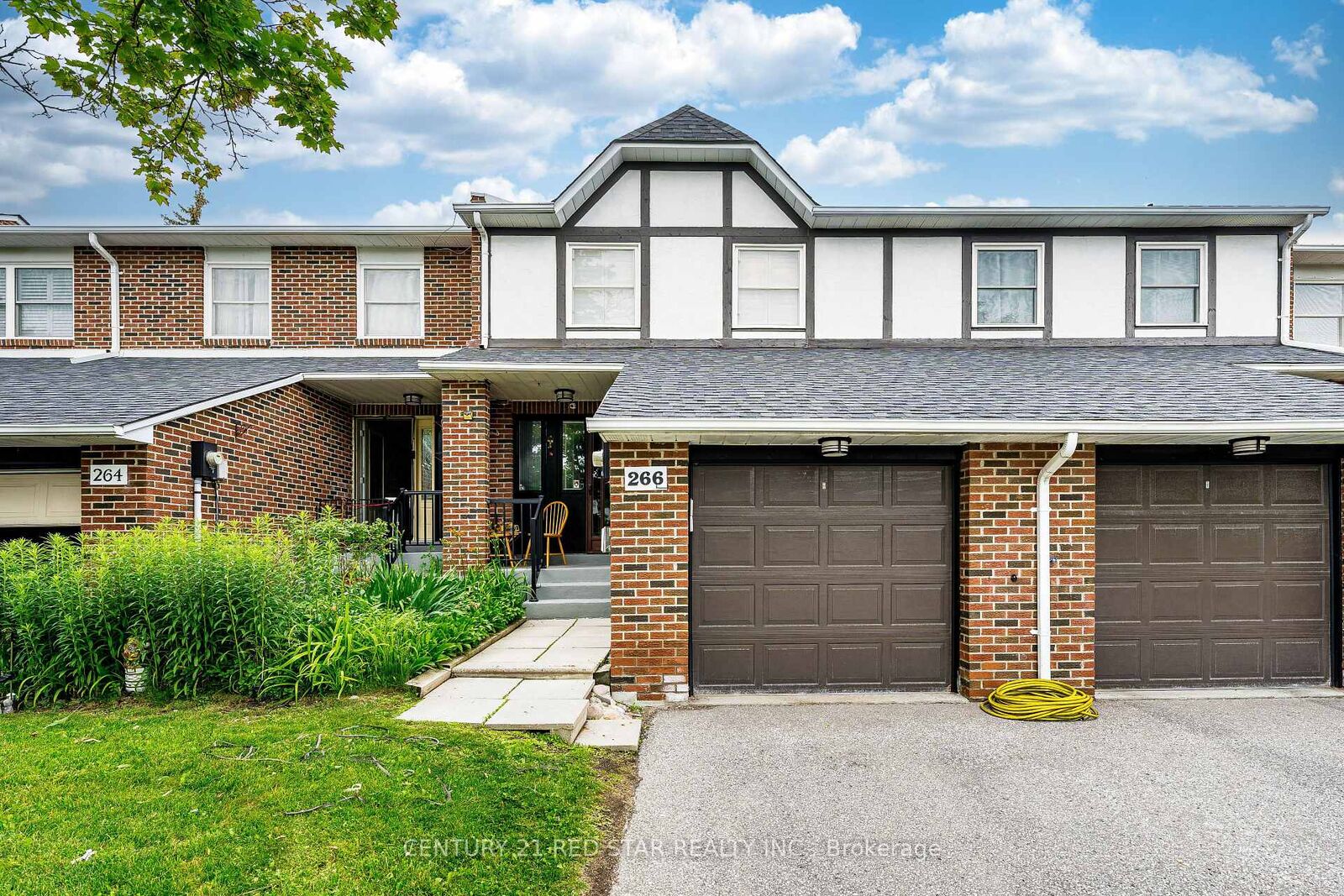 Photo de la propriété:  266 Simonston Boulevard  ON L3T 4T5 