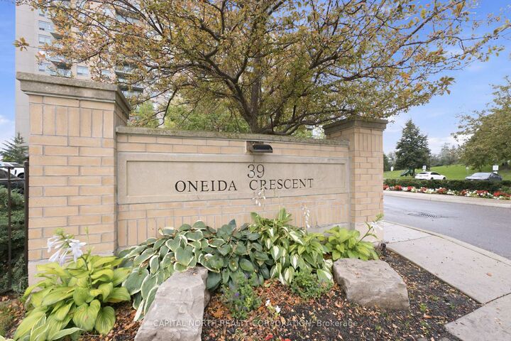 Property Photo: 39 Oneida Crescent 711 ON L4B 4T9