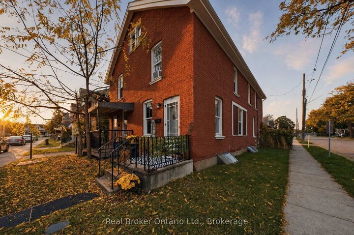 Photo de la propriété:  139 Superior Street  ON N3S 2L3 