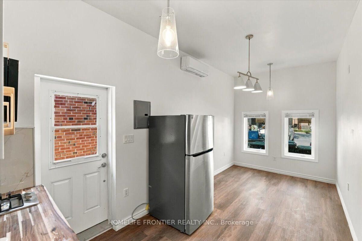 Property Photo:  99 Regent Road Unit 2  ON M3K 1H2 