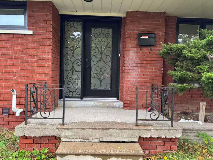 Property Photo:  120 Earlton Road  ON M1T 2R6 