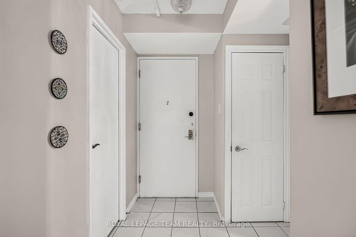 Property Photo:  515 St. Laurent Boulevard 107  ON K1K 3X5 
