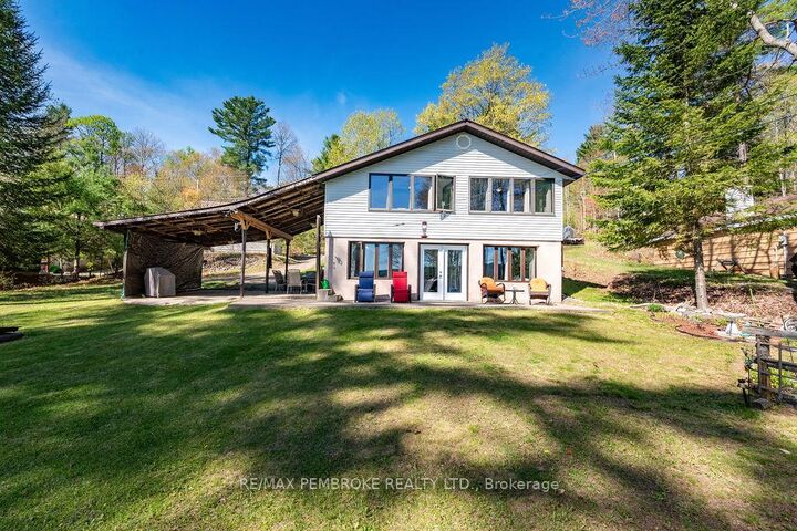 Property Photo:  634 Goldfinch Way  ON K0J 2K0 