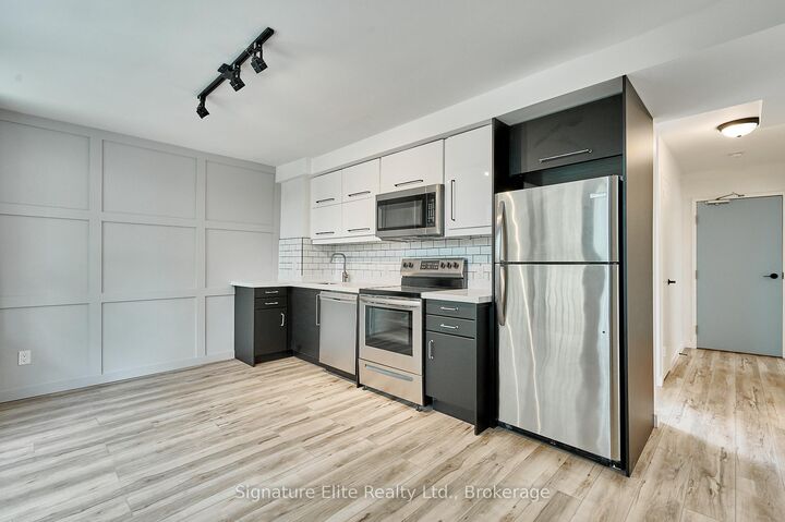 Property Photo:  291 Scarlett Road 303  ON M6N 4L1 