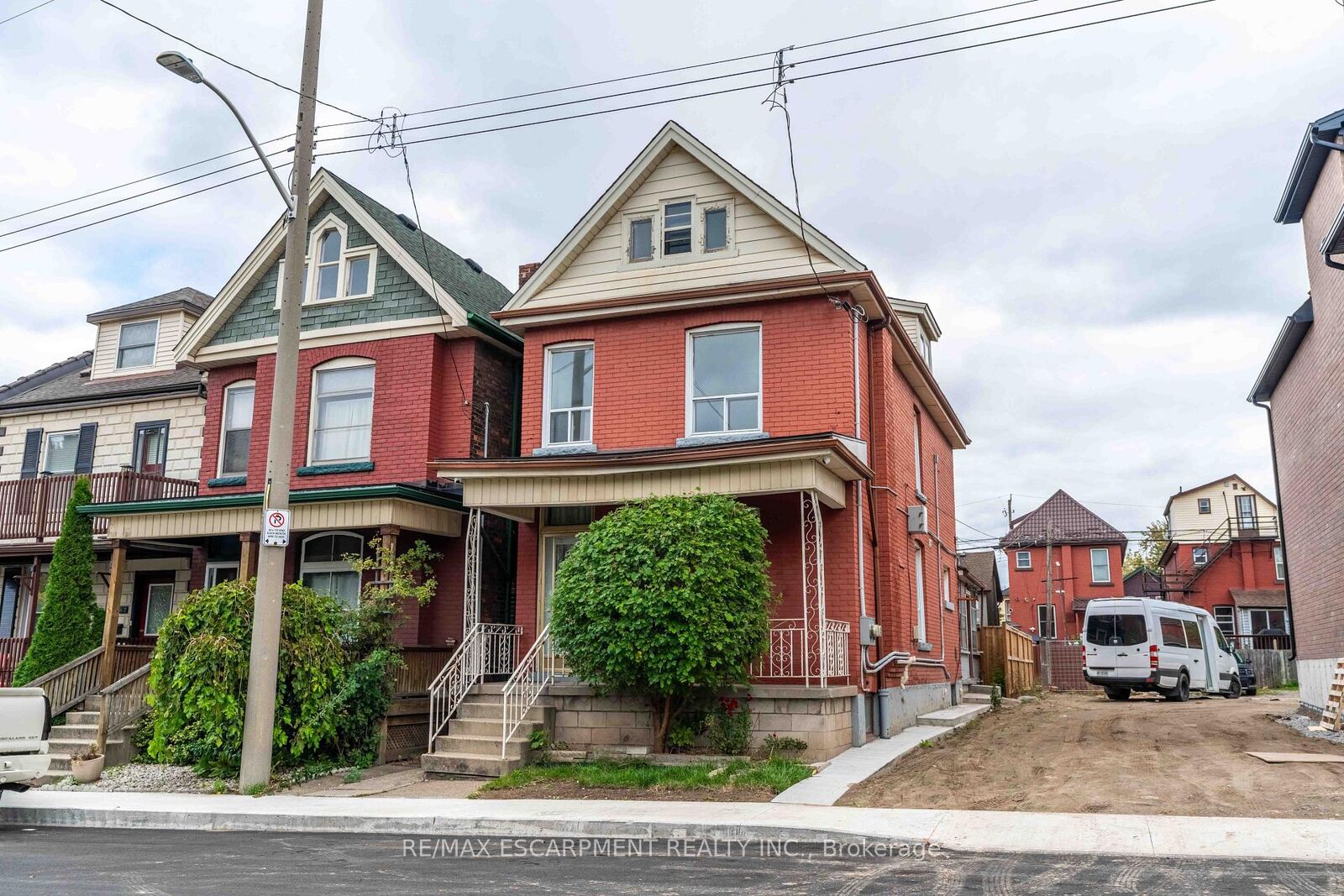 Property Photo:  58 St. Matthews Avenue  ON L8L 5P3 