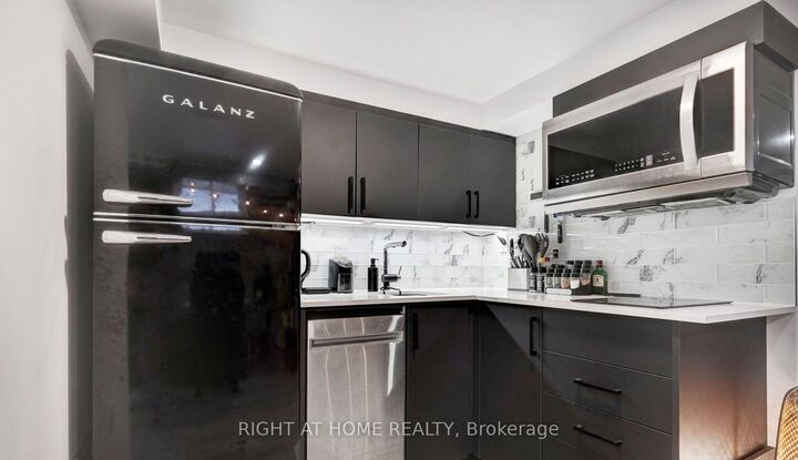 Property Photo:  35 Chryessa Avenue Lower  ON M6N 4T4 