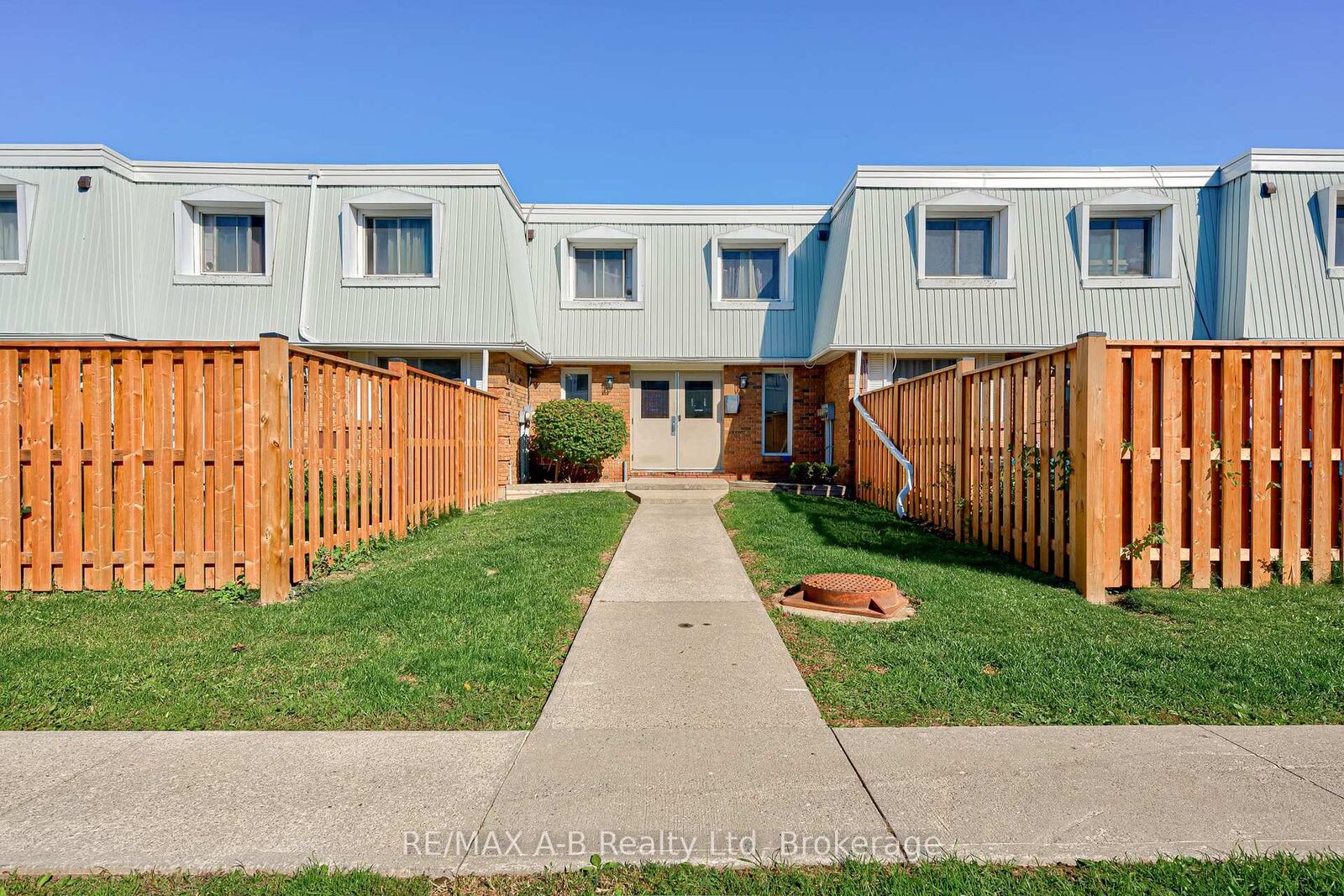 Property Photo:  300 Traynor Avenue 7  ON N2C 2J1 