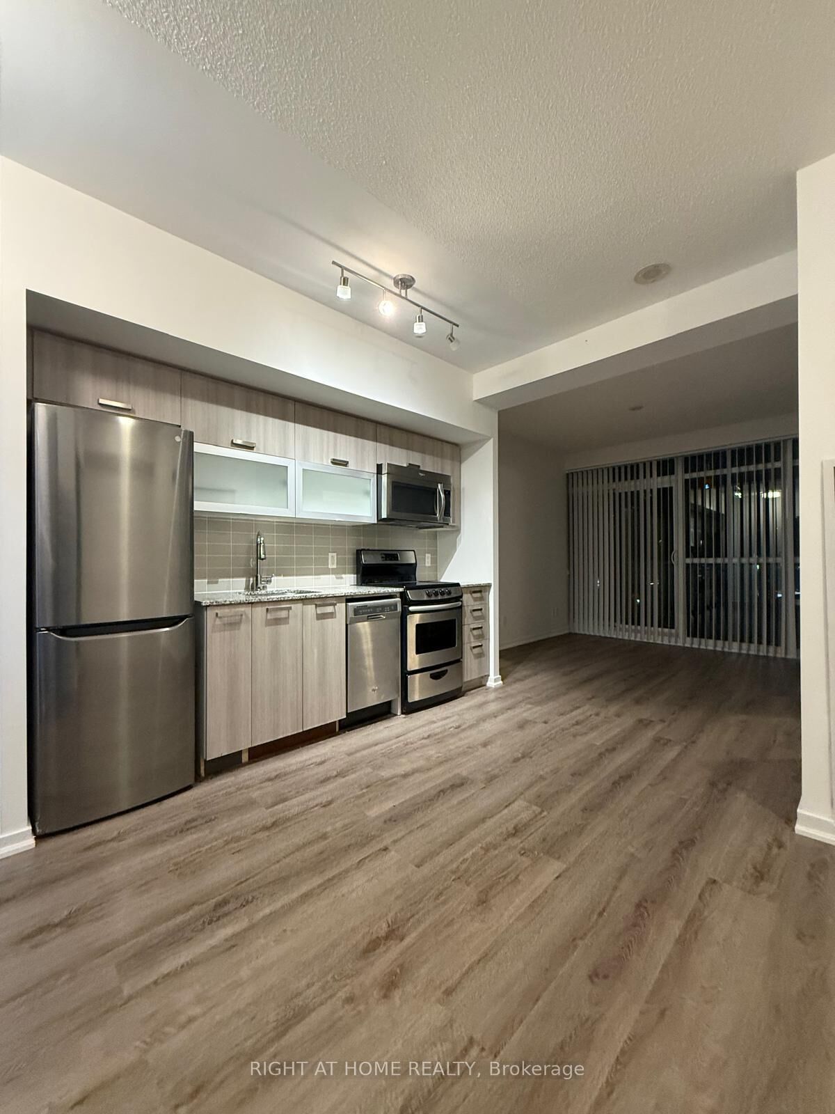 Property Photo:  68 Abell Street 1106  ON M6J 0B1 