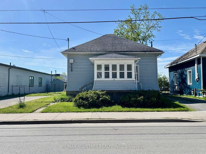 Property Photo:  81 Durham Street W  ON K9V 2P8 