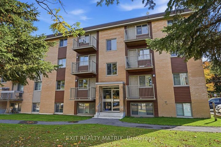 Property Photo: 1015 Cartier Boulevard 5 ON K6A 2Y4