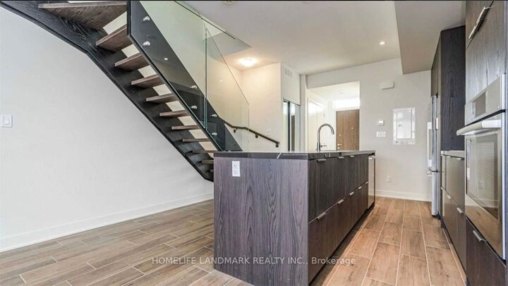 Property Photo:  26 Sonic Way  ON M3C 0P3 