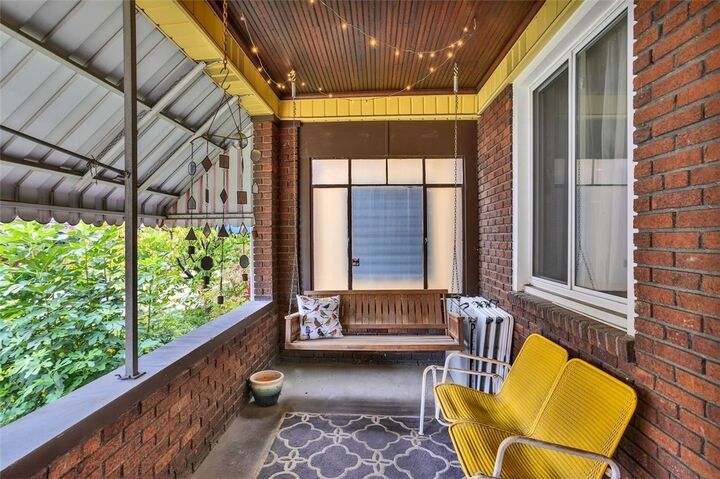 Property Photo:  208 Gross Street  PA 15224 