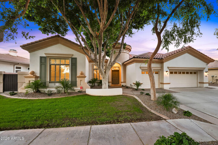 Property Photo:  358 W Citation Lane  AZ 85284 